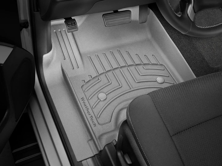 WeatherTech FloorLiner HP у салоні автомобіля. Фото: WeatherTech.
